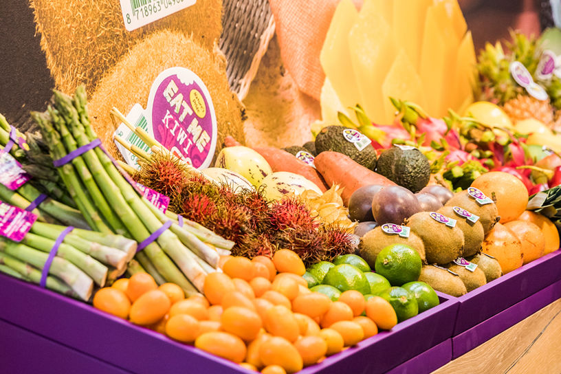 Fruit shelf overview